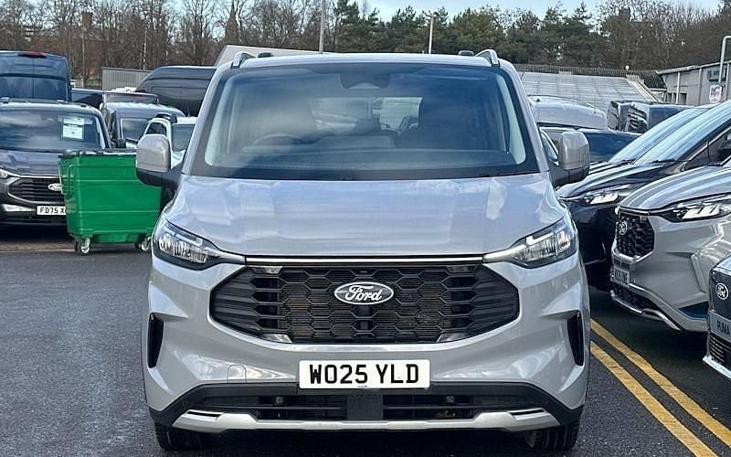 Begagnad Ford Tourneo Active 170 HK (125 kW) 2025 Minibuss