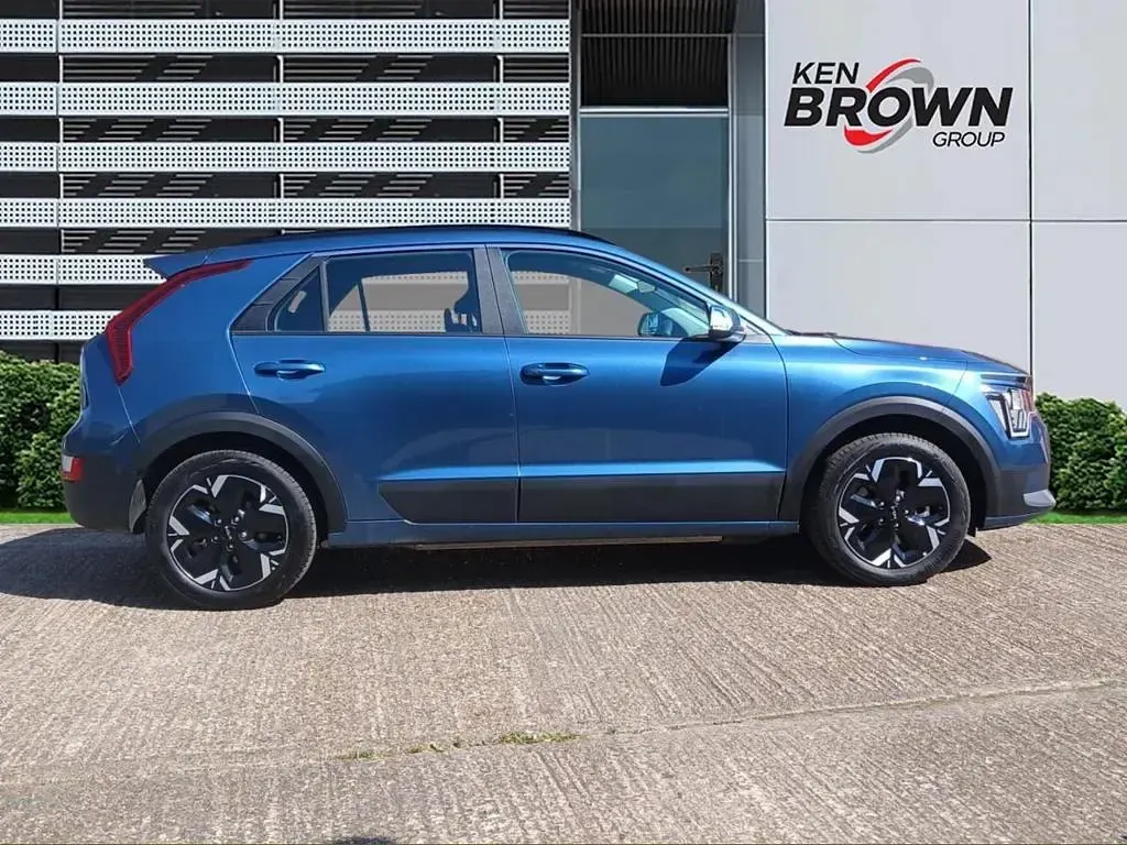 Used Kia e-Niro 11 kW (15 HP) 2024 Blue SUV