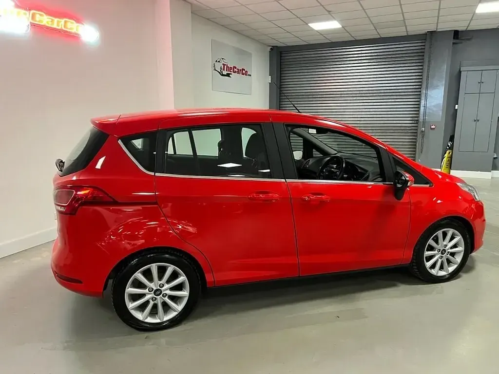 Używany Ford B-MAX Titanium 95 KM (69 kW) 2016 Czerwony Minivan
