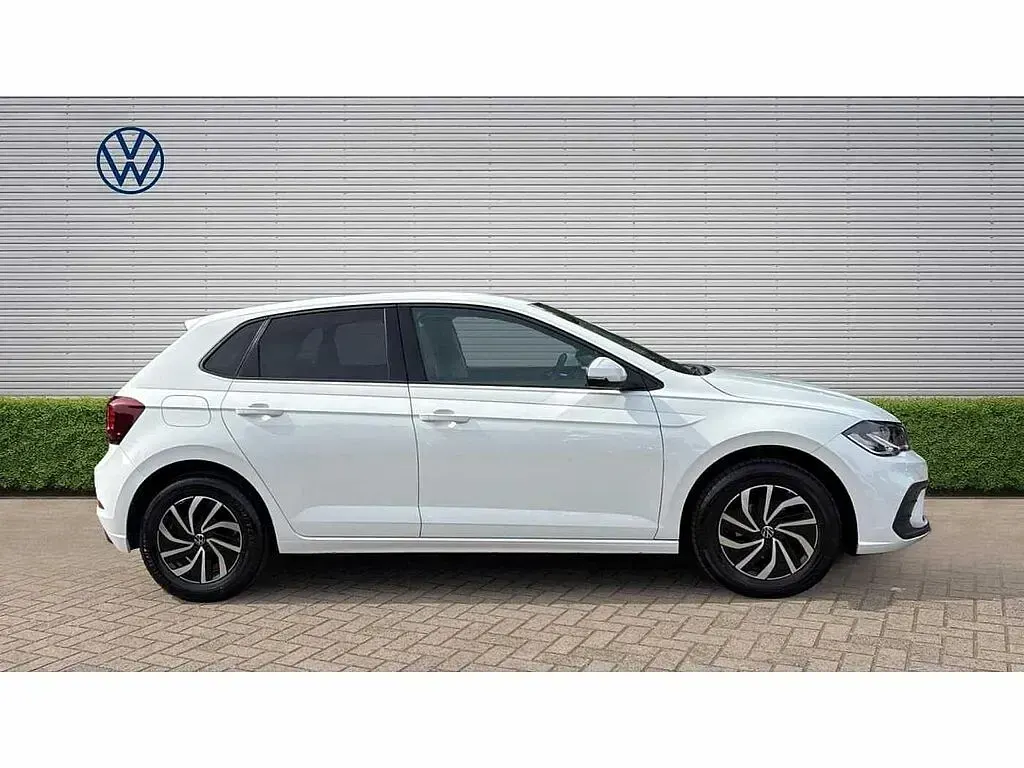 Used VW Polo Life 95 HP (69 kW) 2022 White Hatchback