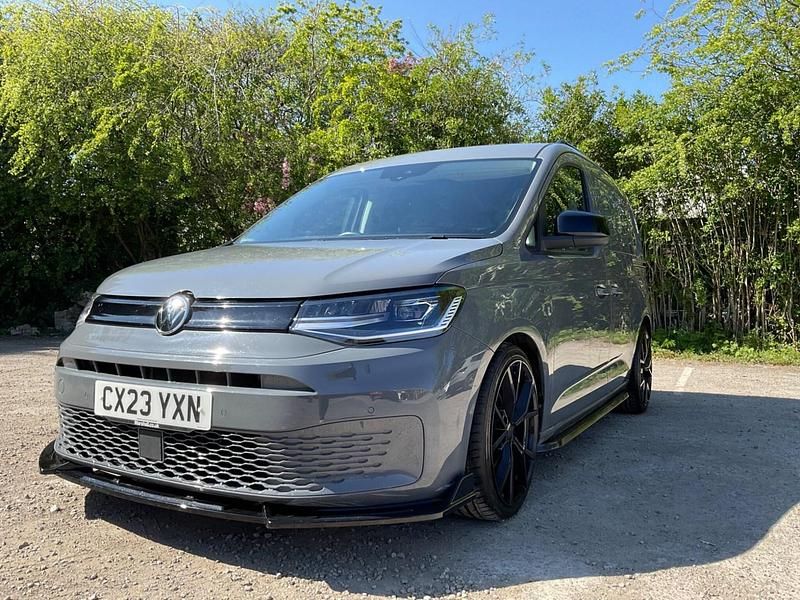 Usado VW Caddy Pro 122 HP (89 kW) 2023 Cinzento Monovolume