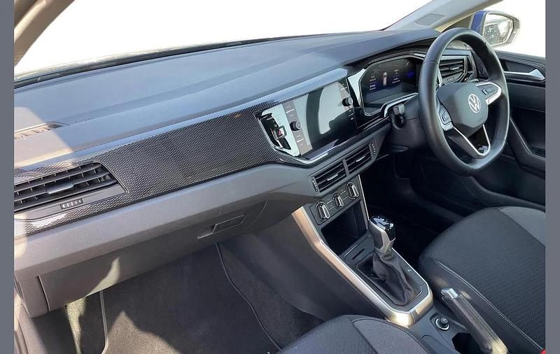 Used VW Polo Life 94 HP (69 kW) 2023 Blue Hatchback