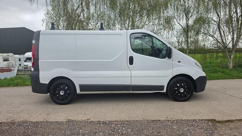 Used Vauxhall Vivaro 90 HP (66 kW) 2013 White MPV