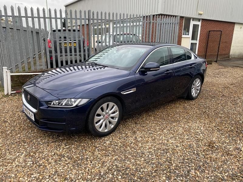 Used Jaguar XE Portfolio 163 HP (119 kW) 2016 Blue Sedan