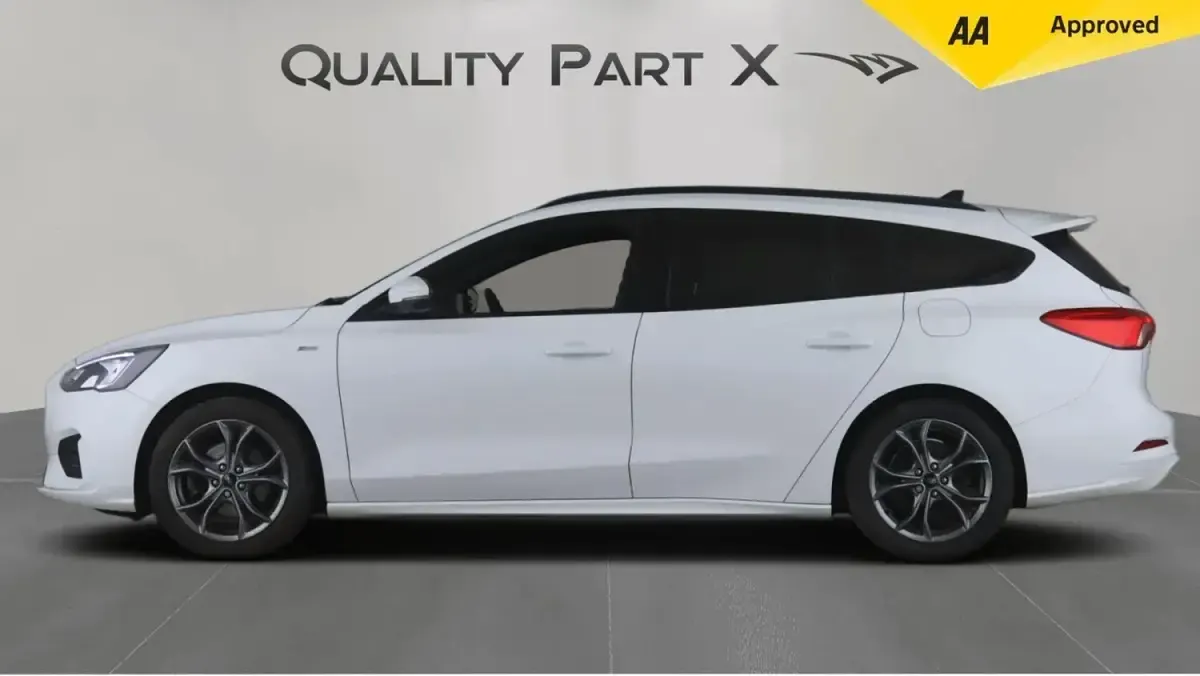 Used Ford Focus ST-Line 2021 White Estate