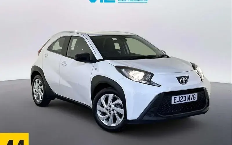 Used Toyota Aygo X PURE 72 HP (52 kW) 2025 SUV