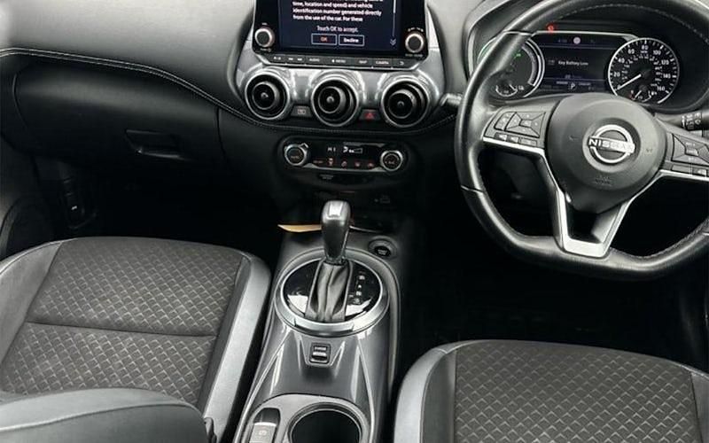 Used Nissan Juke N-Connecta 143 HP (105 kW) 2023 Grey SUV