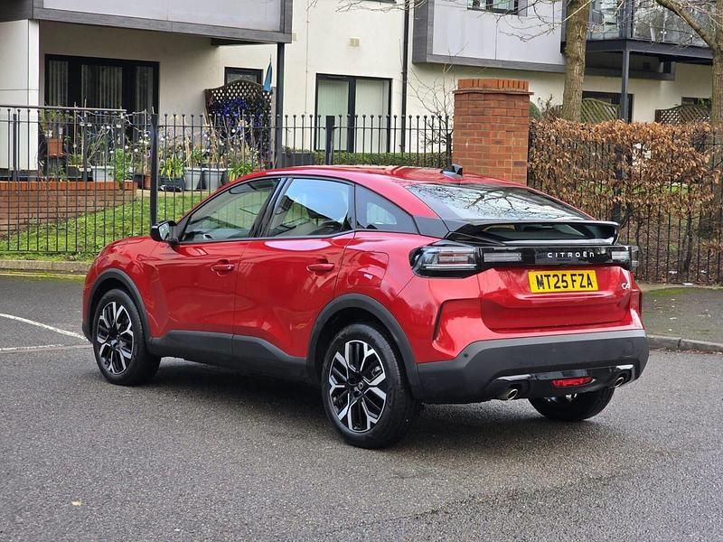 Used Citroën C4 PureTech 127 HP (93 kW) 2025 Red Hatchback