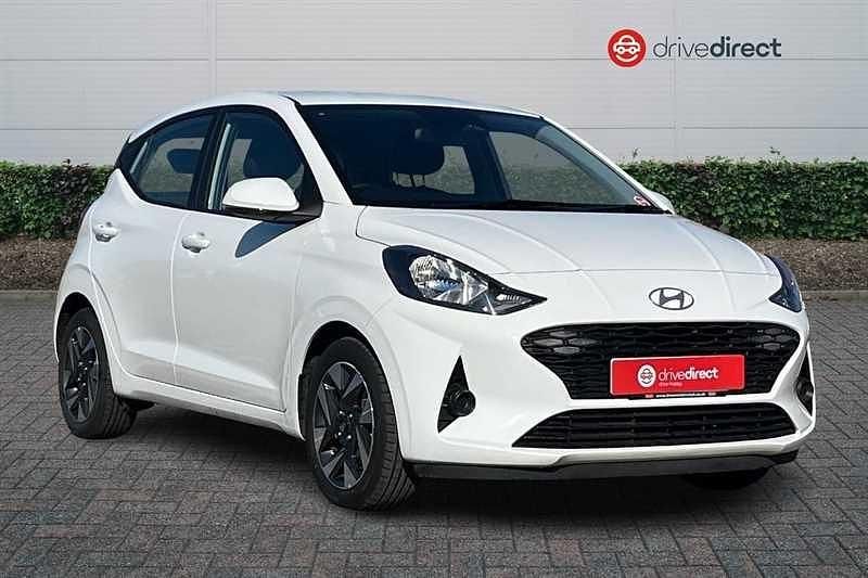 Used Hyundai i10 Advanced 63 HP (46 kW) 2024 White Hatchback