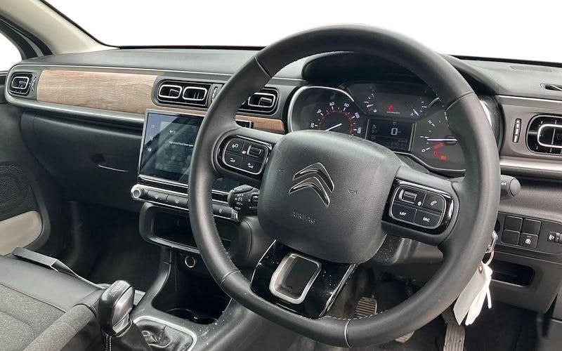 Używany Citroën C3 PureTech 83 KM (61 kW) 2024 Biały Hatchback