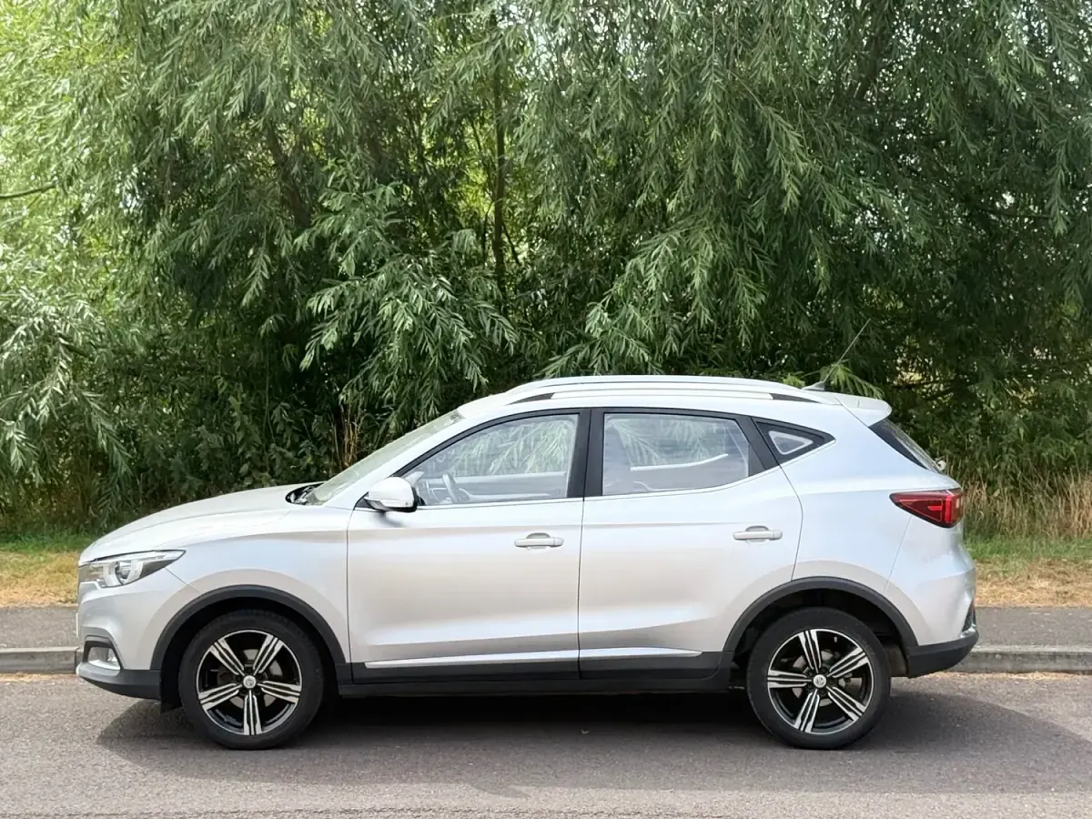 Used MG ZS Exclusive 106 HP (77 kW) 2018 Silver SUV