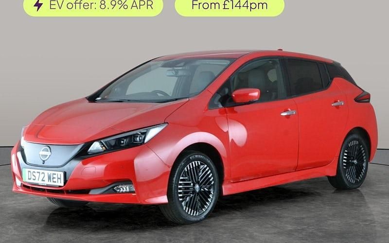 Used Nissan Leaf Tekna 160 kW (218 HP) 2022 Red Hatchback