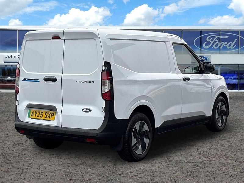 Used Ford Transit Trend 100 kW (136 HP) 2025 White Van