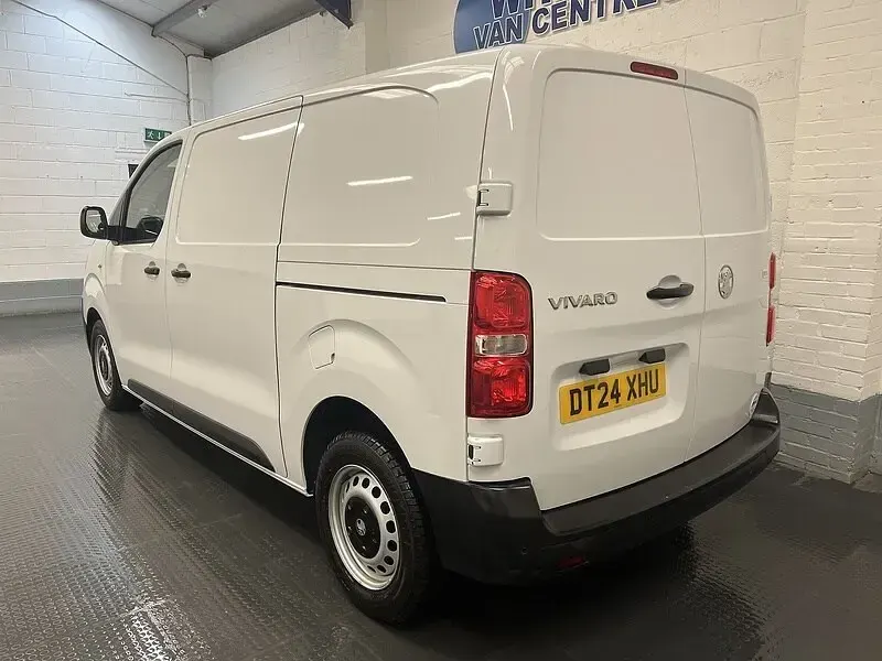 Used Vauxhall Vivaro S 120 HP (88 kW) 2024 White MPV