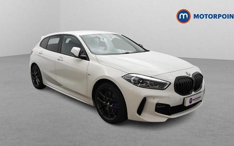 Used BMW 118 M Sport 136 HP (100 kW) 2023 White Hatchback