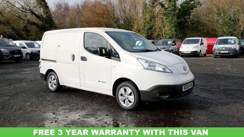 Used Nissan e-NV200 Tekna 80 kW (109 HP) 2020 White MPV