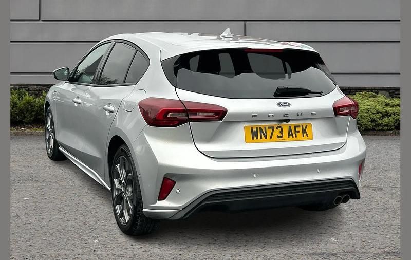 Used Ford Focus ST-Line 123 HP (90 kW) 2023 Silver Hatchback