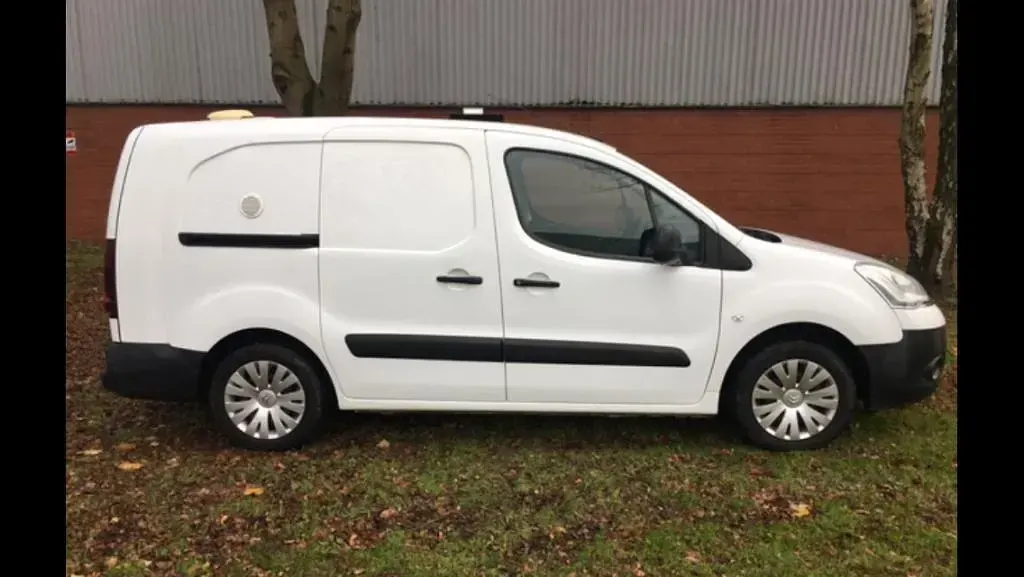 Used Citroën e-Berlingo 90 HP (66 kW) 2012 White