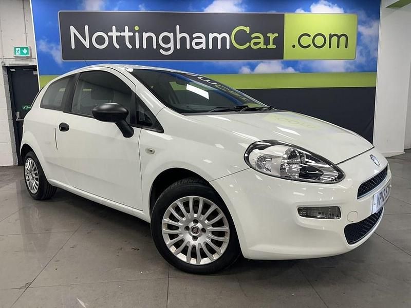 White Used 2012 Fiat Punto Pop Hatchback | £2,991 (Fair price) - Image 1/4