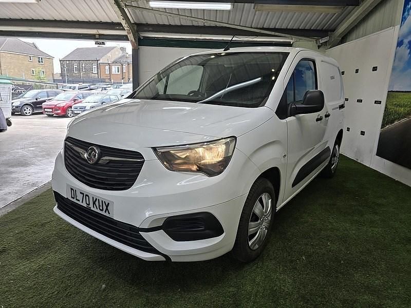 Second-hand Vauxhall Combo Sportive 100 CP (73 kW) 2020 Alb Van