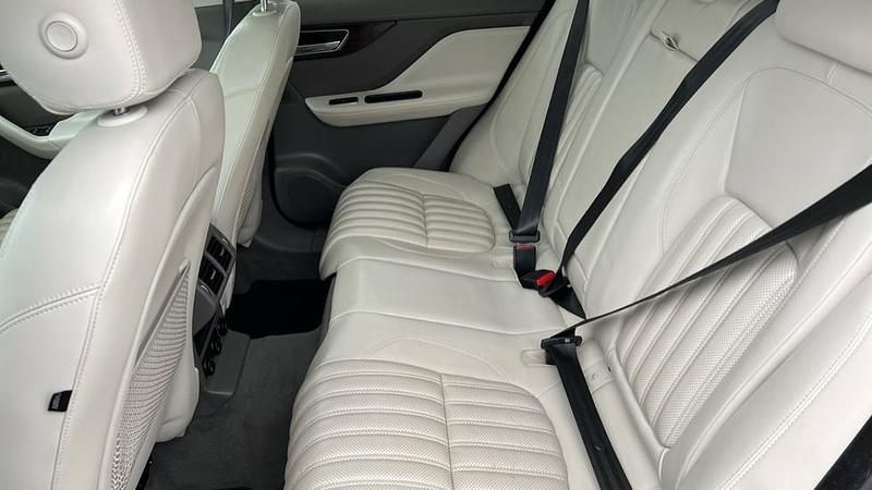 Used Jaguar F-Pace Portfolio 180 HP (132 kW) 2016 Santorini black  metallic SUV