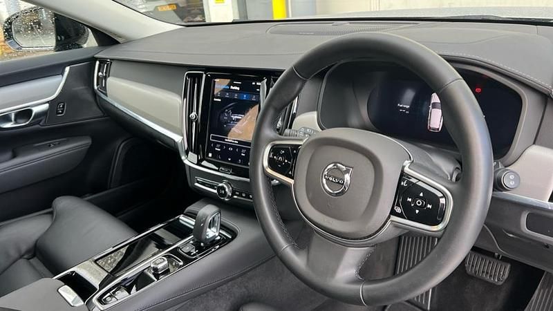 Used Volvo V90 Plus 350 HP (257 kW) 2025 Silver Estate