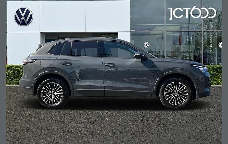 Usado VW Tiguan Match 147 CV (108 kW) 2025 Gris SUV