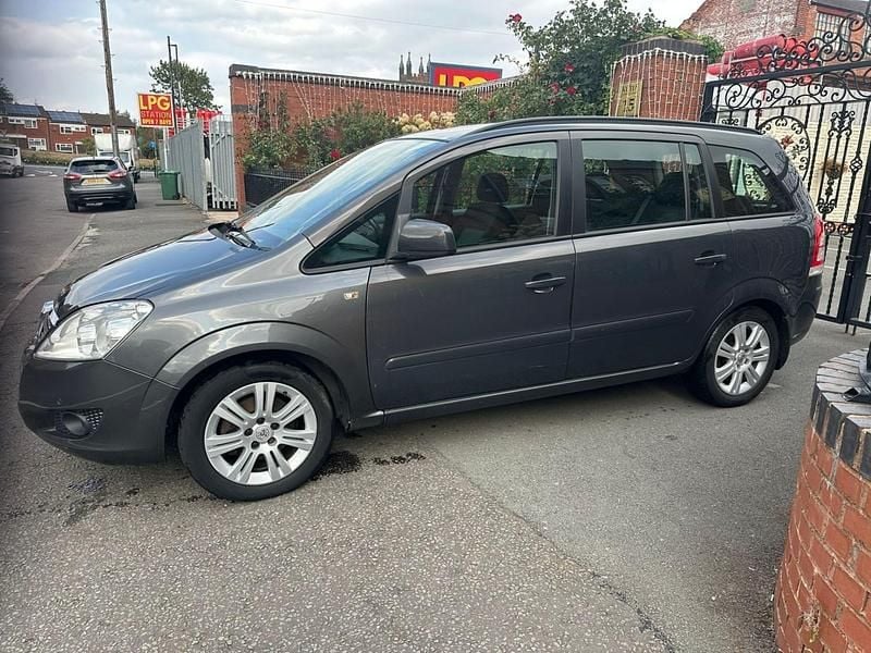 Used Vauxhall Zafira 113 HP (83 kW) 2013 Grey MPV