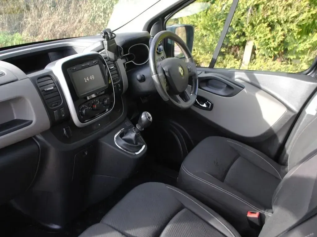 Usado Renault Trafic 2019 Preto Monovolume
