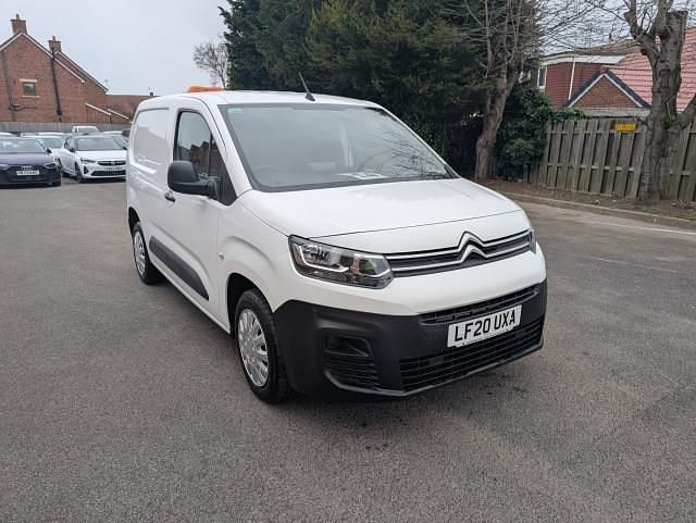 Used Citroën Berlingo 100 HP (73 kW) 2020 White MPV