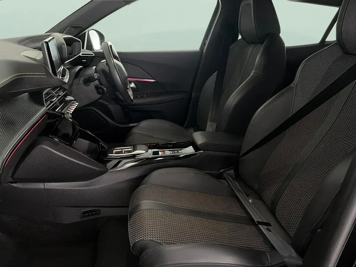 Used Peugeot 2008 GTi 100 kW (136 HP) 2023 Black SUV