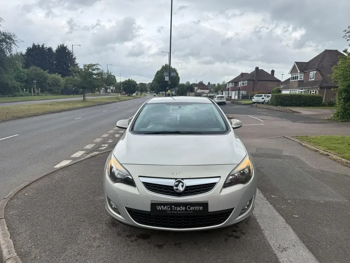 Gebraucht Vauxhall Astra SRi 2010 Silber Kleinwagen