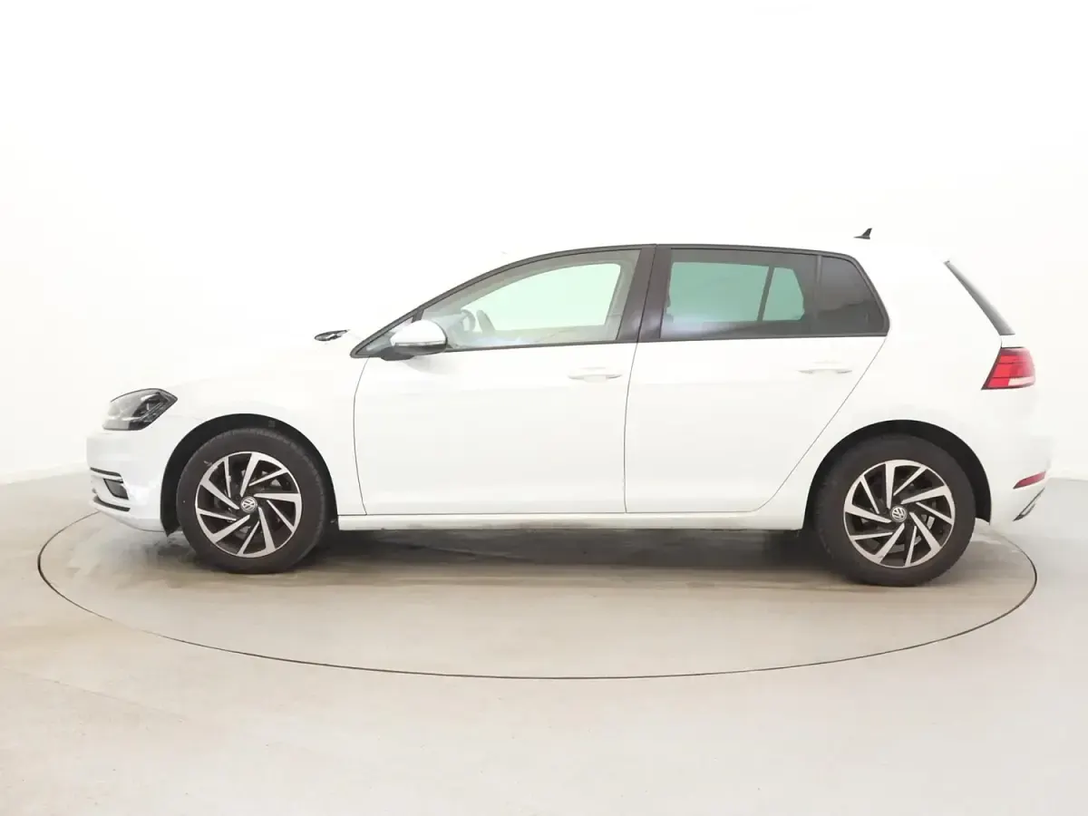Second-hand VW Golf VII Edition 115 CP (84 kW) 2020 Alb Hatchback