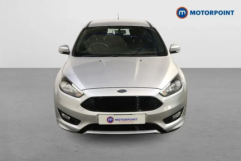 Used Ford Focus ST-Line 140 HP (102 kW) 2017 Silver Hatchback