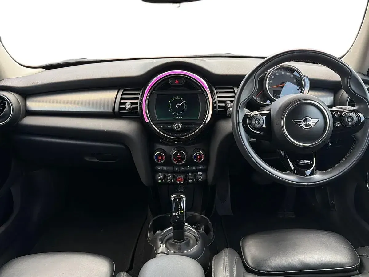 Used Mini Cooper Exclusive 134 HP (98 kW) 2019 Orange Hatchback