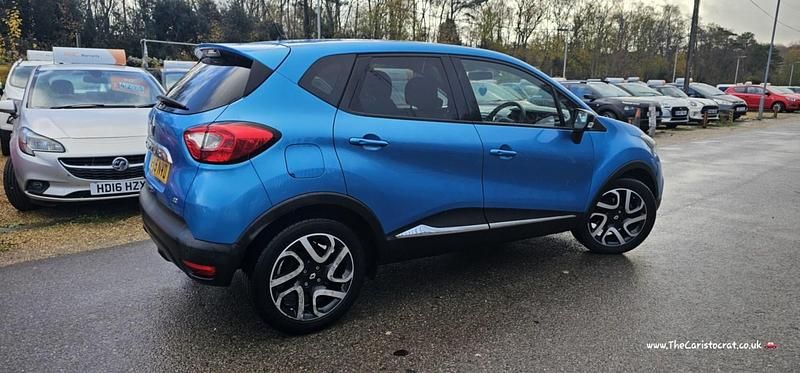 Used Renault Captur Dynamique 90 HP (66 kW) 2015 Blue SUV