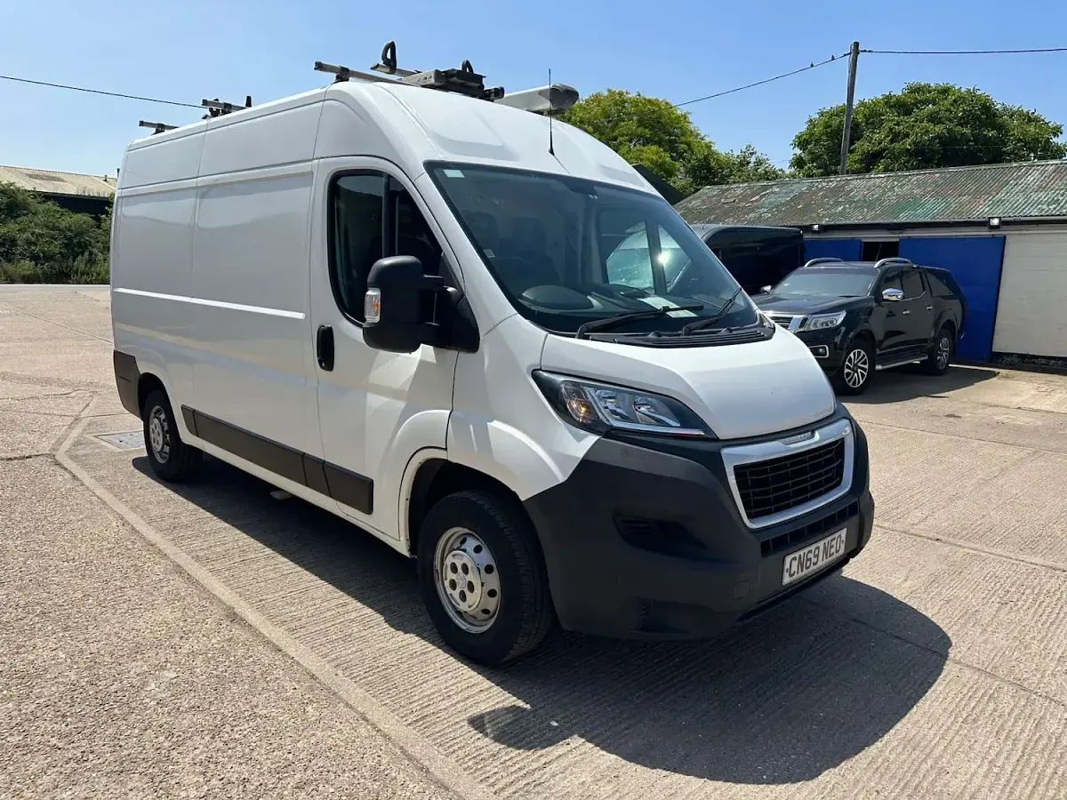 Used Peugeot Boxer 130 HP (95 kW) 2019 White Van