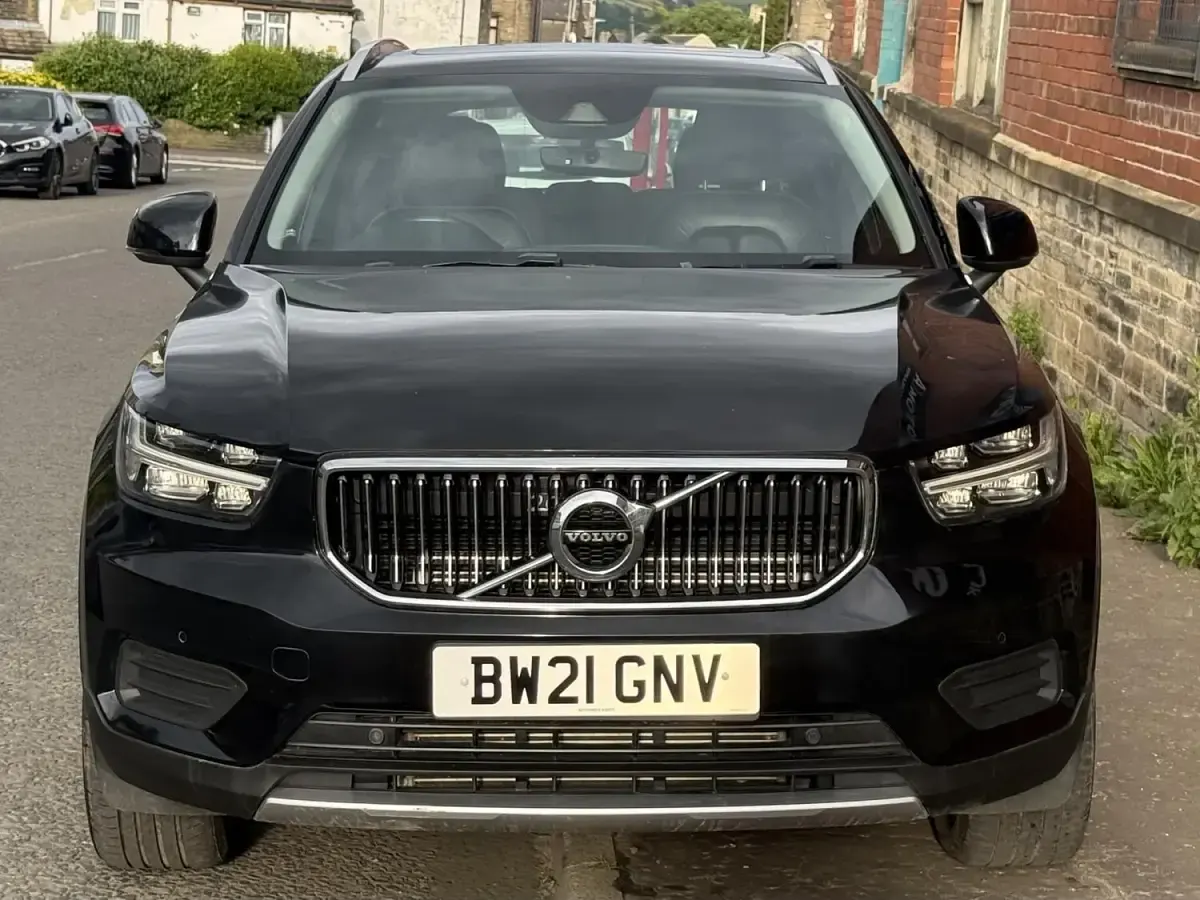 Used Volvo XC40 Inscription 211 HP (155 kW) 2021 Black SUV