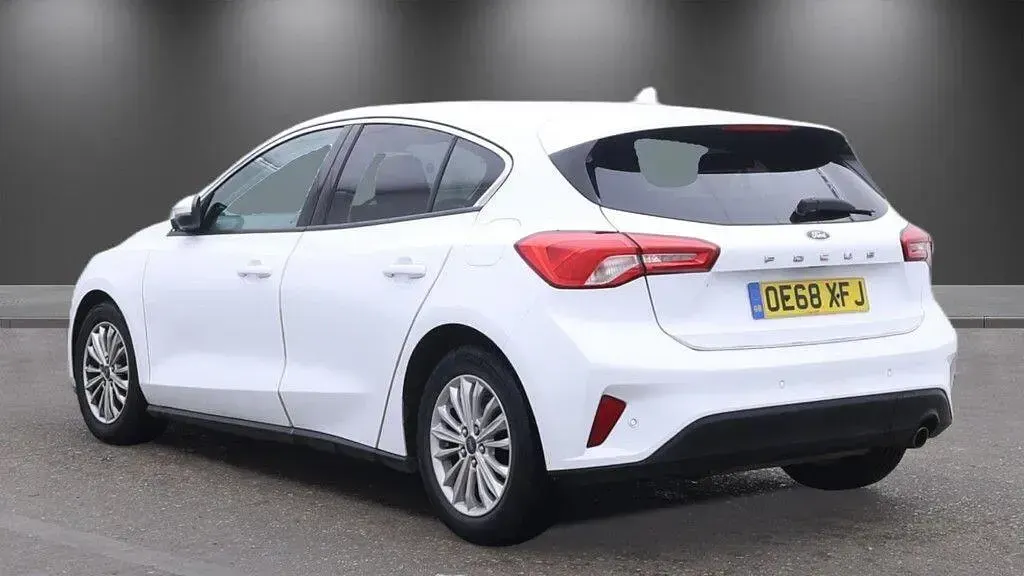Used Ford Focus Titanium 125 HP (91 kW) 2019 White Hatchback