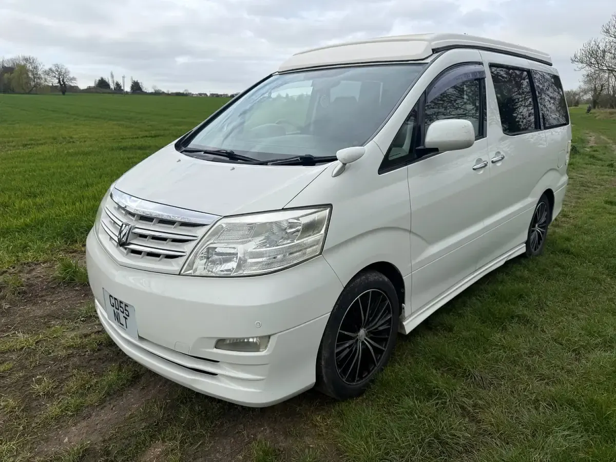 Begagnad Toyota Alphard 2024 Vit Minibuss