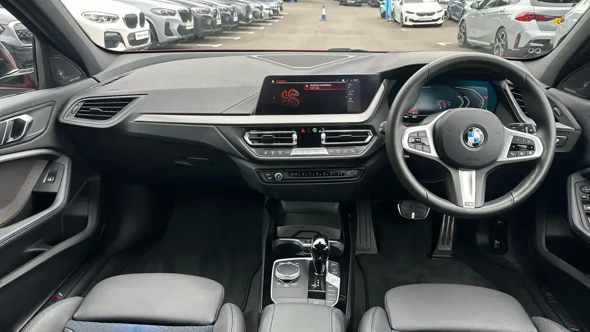 Used BMW 118 M Sport 134 HP (98 kW) 2024 Red Hatchback