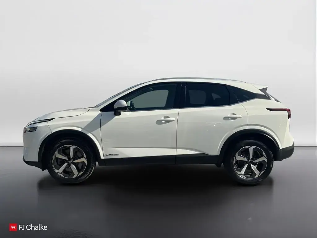 Used Nissan Qashqai Acenta Premium 2023 White SUV