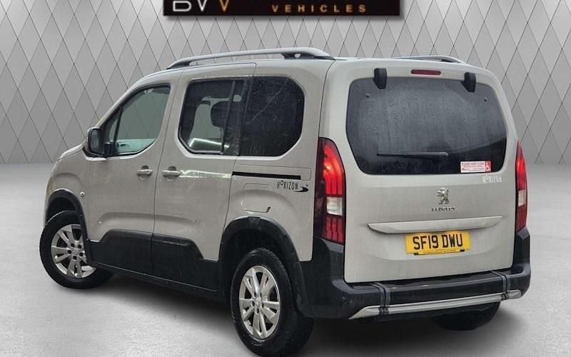 Used Peugeot Rifter Allure 102 HP (75 kW) 2023 MPV