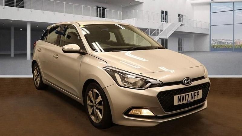 Silver Used 2017 Hyundai i20 Edition Hatchback | £6,099 (Good price) - Image 1/4