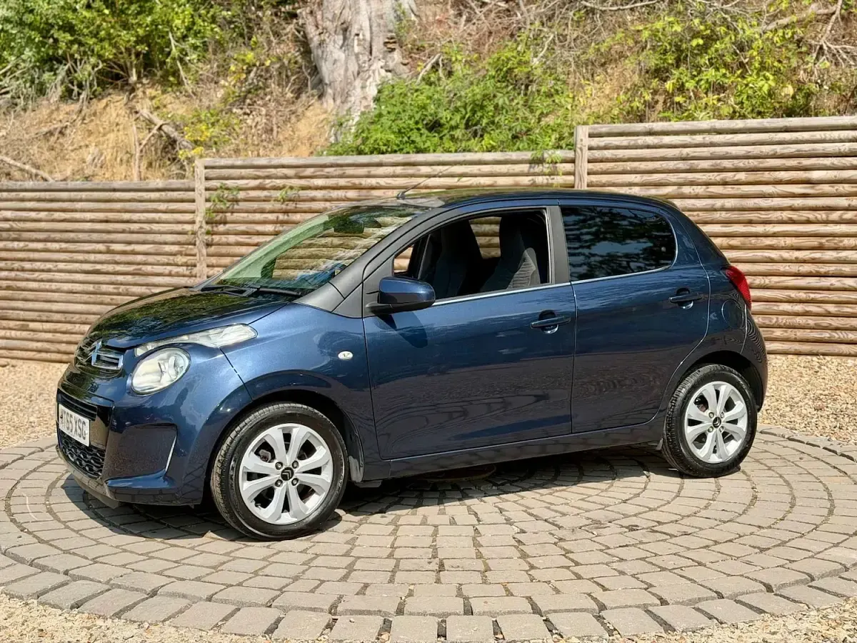 Used Citroën C1 Flair 68 HP (50 kW) 2015 Blue Hatchback