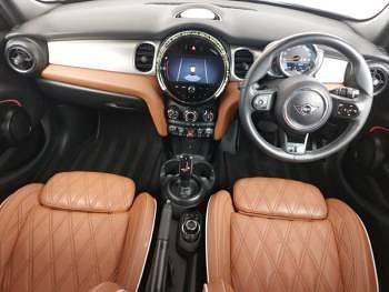 Usado Mini Cooper Exclusive 136 CV (100 kW) 2022 Negro Utilitario
