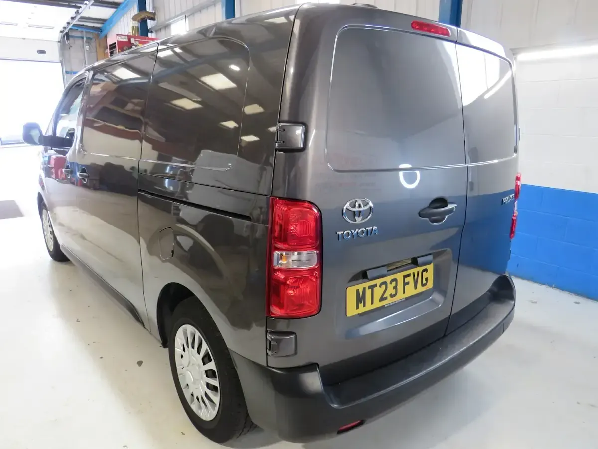 Used Toyota Proace 118 HP (86 kW) 2023 Grey MPV