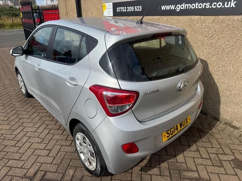 Used Hyundai i10 SE 87 HP (63 kW) 2014 Silver Hatchback