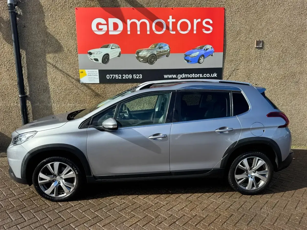 Begagnad Peugeot 2008 Allure Premium 2019 Grå SUV