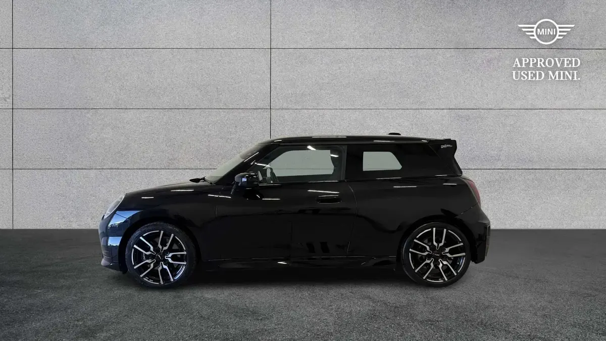 Used Mini Cooper SE Hatch 158 kW (215 HP) 2024 Black Hatchback